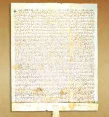 Magna Carta, ou “Grande Carta”, assinada pelo rei da Inglaterra em 1215, foi um ponto decisivo para os direitos humanos.
