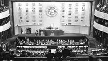 Οι αντιπρόσωποι των Ηνωμένων Εθνών από όλες τις περιοχές του κόσμου
ενέκριναν επισήμως την Οικουμενική Διακήρυξη των Ανθρωπίνων Δικαιωμάτων στις 10 Δεκεμβρίου του 1948.